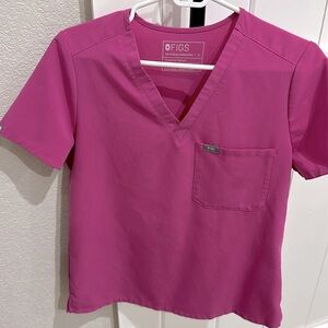 FIGS Electric Orchid Catarina top